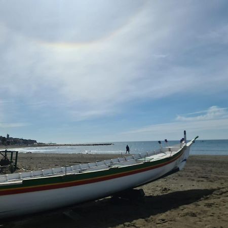 Apartamento Cerca De La Playa Apartment Malaga Ngoại thất bức ảnh